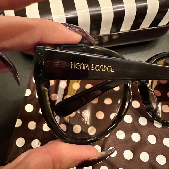 HENRI BENDEL Decked Out Ombre Round Women's Sunglasses - Picture 5 of 11